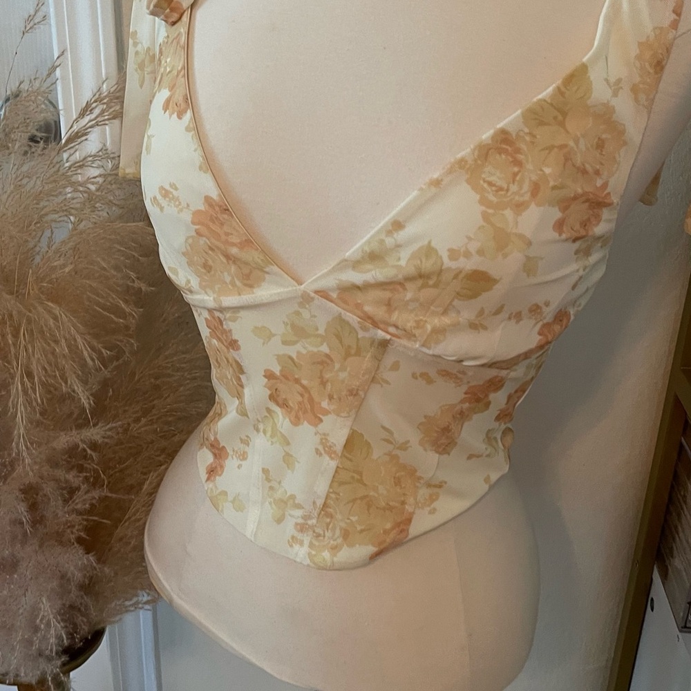 One Clothing Floral Cream Crop Top